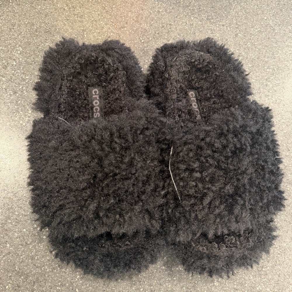 New CROCS Classic Shaggy Fur Slide M4/W6 Black 210912-001 Unisex Mens Womens NWO